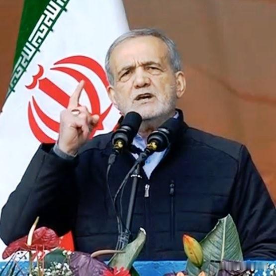 伊朗总统谈与美国的核谈判

伊朗民众普遍希望达成协议，特朗普也曾表示想达成协议，