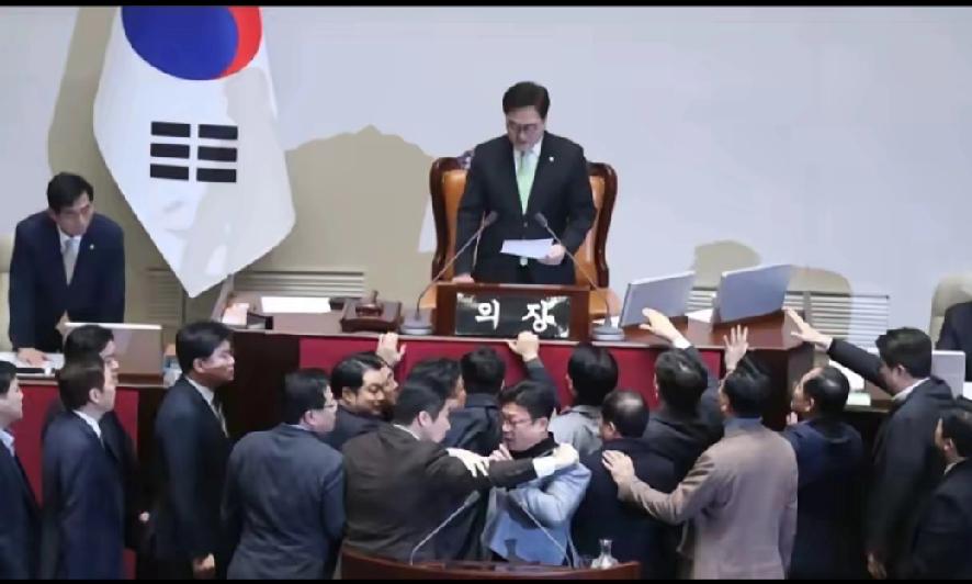 联合国爆硬核冲突！
朝鲜代表一句话戳穿日本入常骗局
 
2025年12月17日，