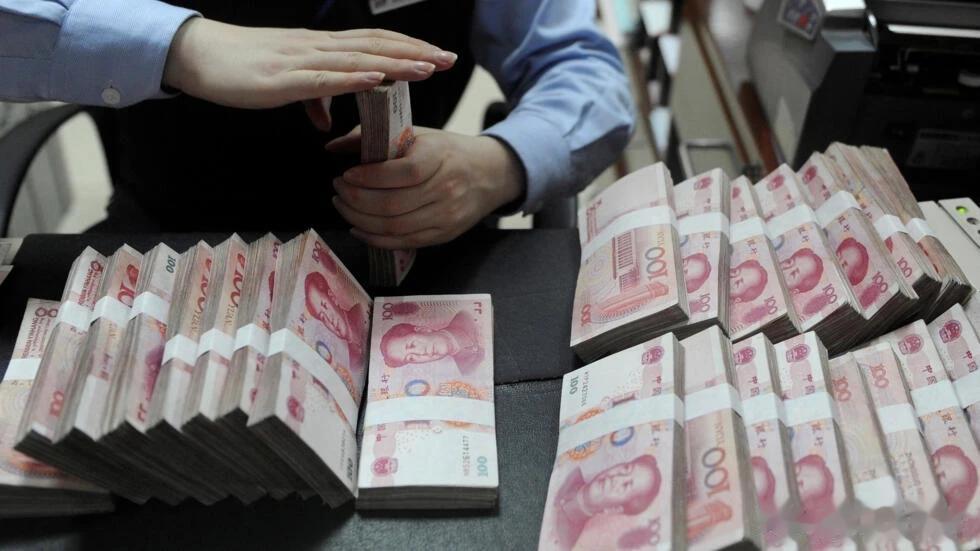 为了抑制人们储蓄，以鼓励经营活动，并最终支持经济，中国的主要银行已在去年9月下调