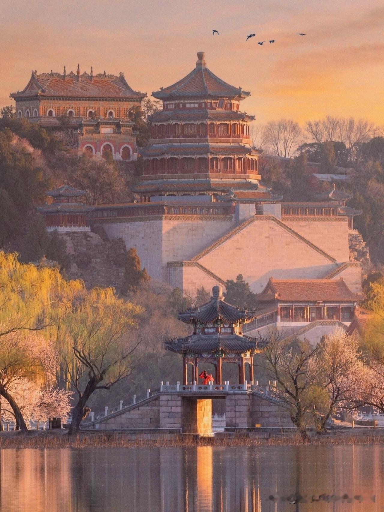 清廷是世界上最早禁止鸦片的朝廷。而英国，直至1912才全面禁止鸦片在国内流通。当