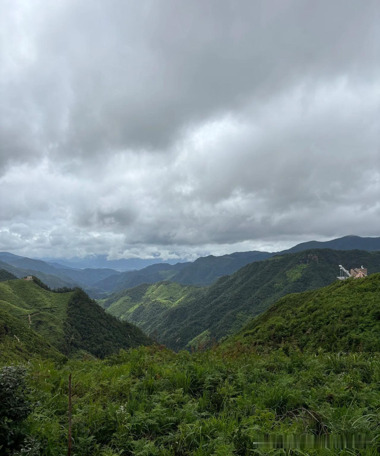我那哥们儿，平时走得像风一样轻松，结果有一天说胸疼，火急火燎就去了医院，检查结果