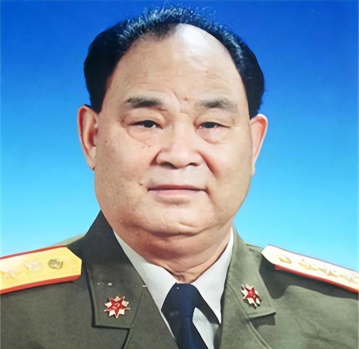 91年，一位军区副司令员因事故牺牲，司令员被免职后又获得晋升为上将，这背后发生了