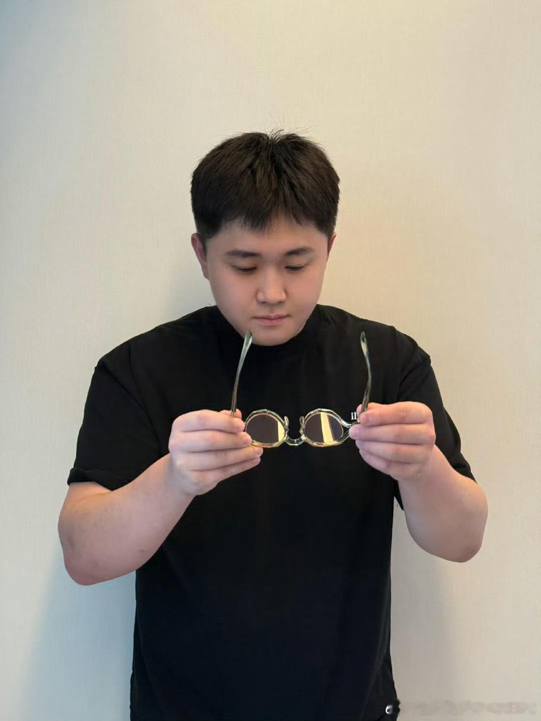张百乔给皓瑞刷礼物这种互相抬爱的氛围太可了，果然优秀的人都在互相欣赏呀～ ​​​
