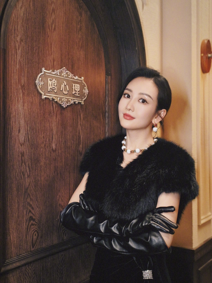 大侦探有史以来首次双女侦探 谁还没被蓉鸥双侦探戳中？第一次出现就这么有默契，推理