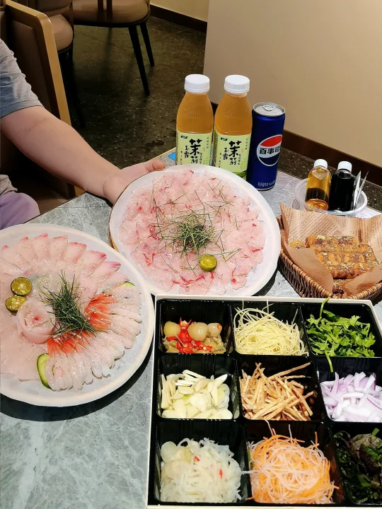 上海吃鱼生天花板！火出圈的九宫格顺德鱼生
