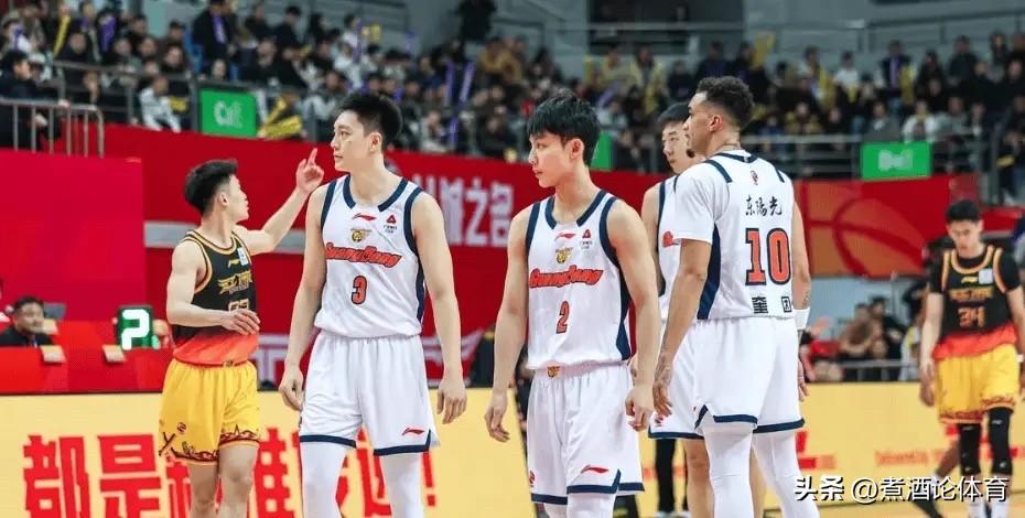 球评：广东男篮陷入用人与体系困局，二十年老队罕见失序

作为CBA传统豪门，广东