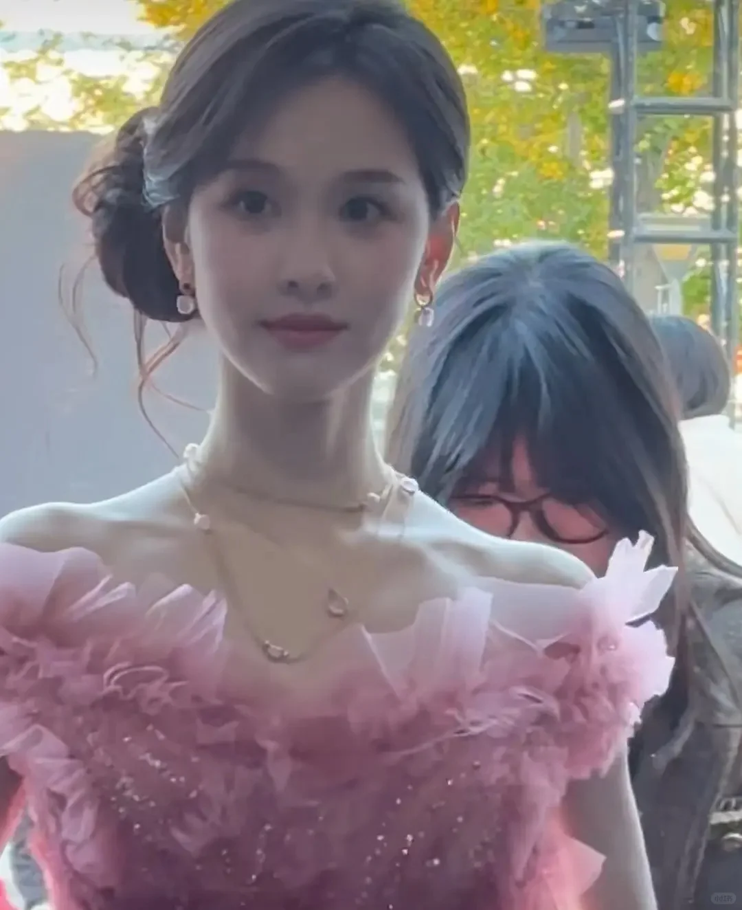 老天奶，她好漂亮啊！！！