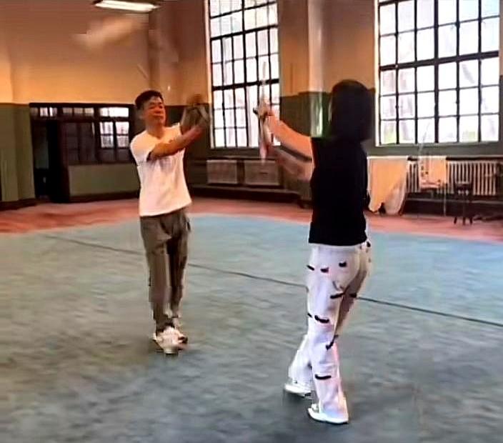 张艺谋这回真没看错人，刘浩存和孙浩在《主角》里，是真刀真枪地干。

孙浩为演好秦