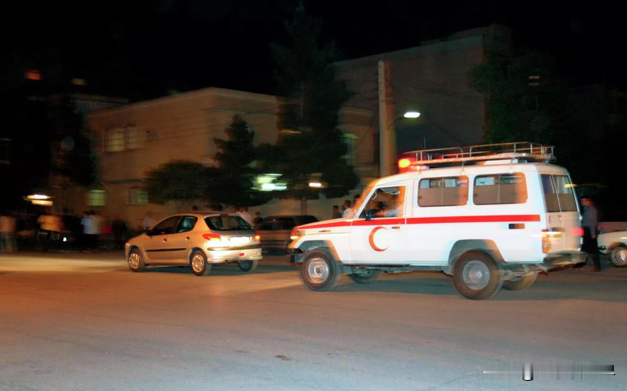 【最新消息：伊朗总统助理的妻子在交通事故中丧生】
德黑兰时间2025年11月30