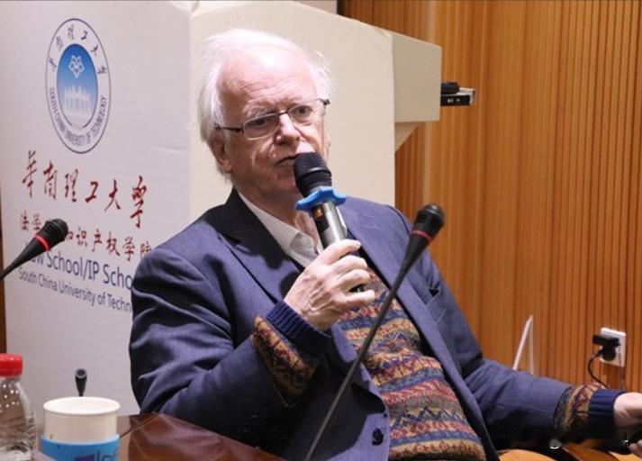 难道中国的“砖家”不感到羞耻吗？一个英国人，花了10多年时间完成《南海的历史与主