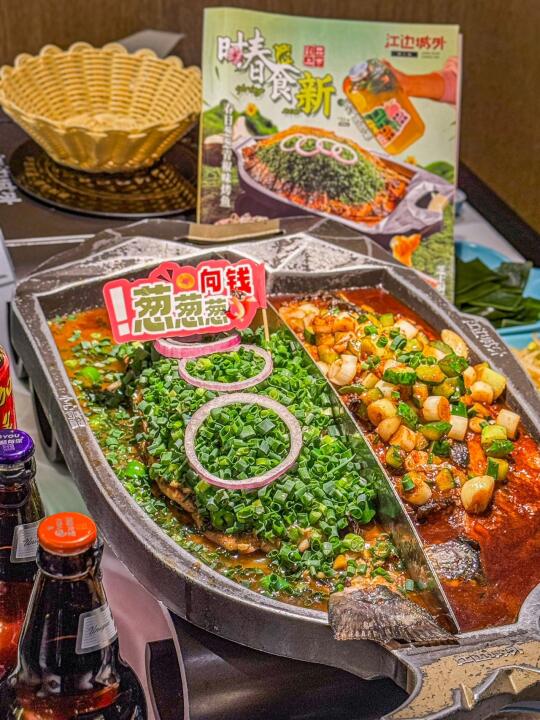 颐和园春日逛吃秘籍，东门出来有惊喜！
