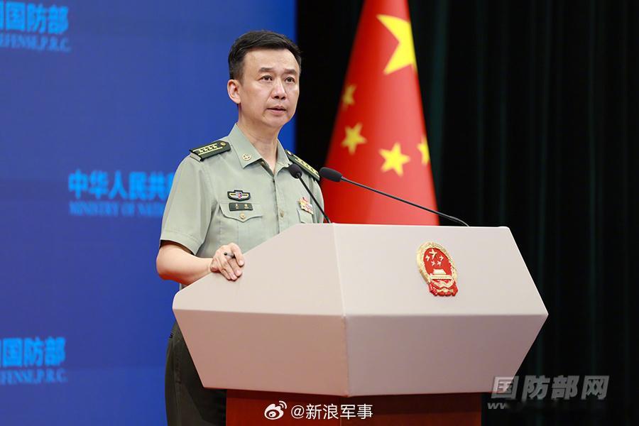 【国防部：#菲方应立即从仙宾礁撤船撤人#】据北京日报： 8月29日下午，国防部举