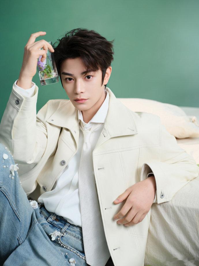 丁禹兮回应今年人气 丁禹兮回应今年人气，挺真诚的啊！丁禹兮回应人气没那么火爆了