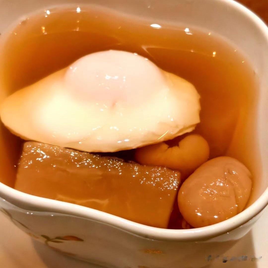 今日晚餐美食分享香煎鹅肝，入口即化，奢华享受！🍽️🔥