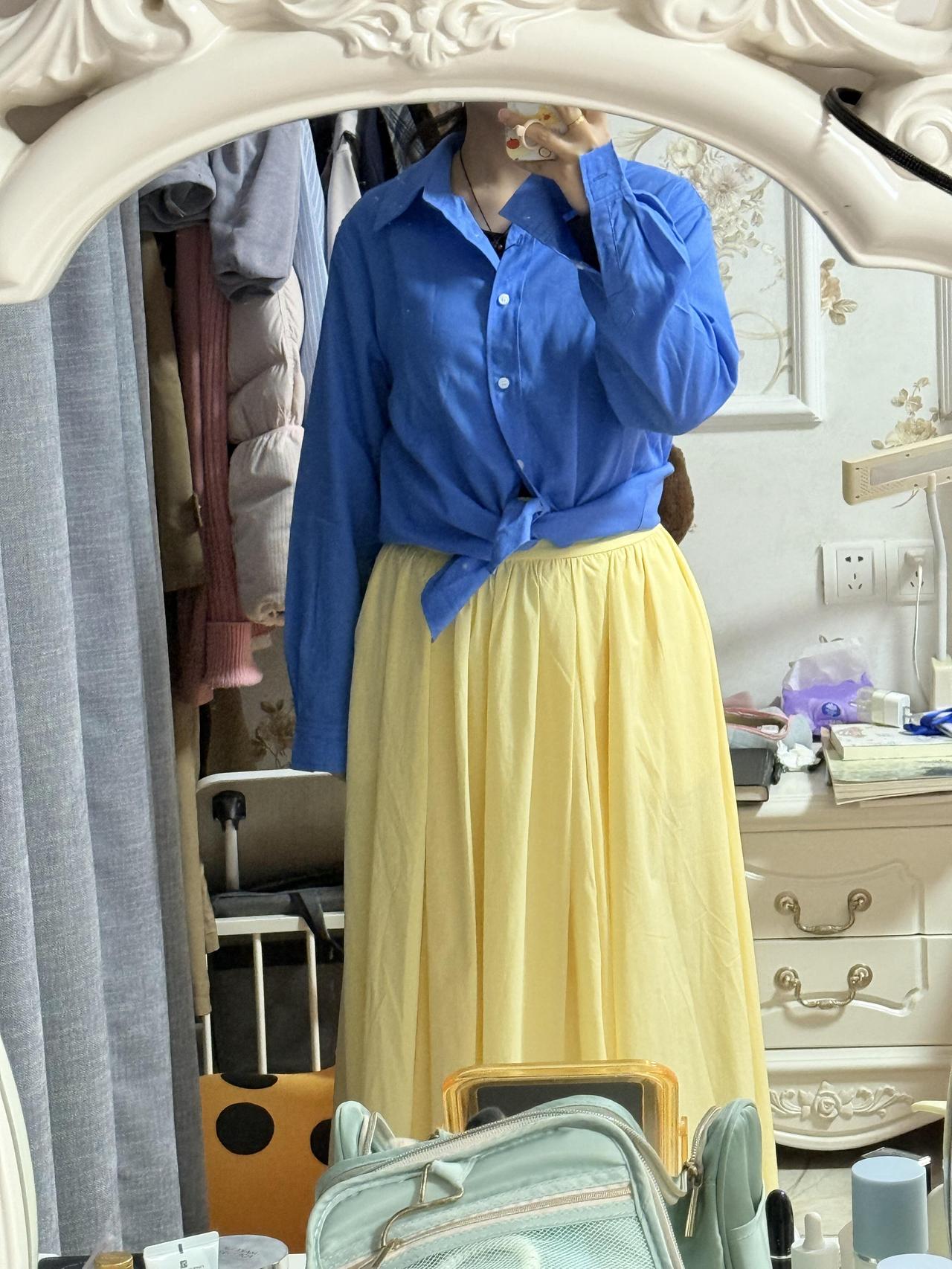 两件衬衫价格相差600元

上身图

有什么区别吗？

大家可以看看这两张照片，