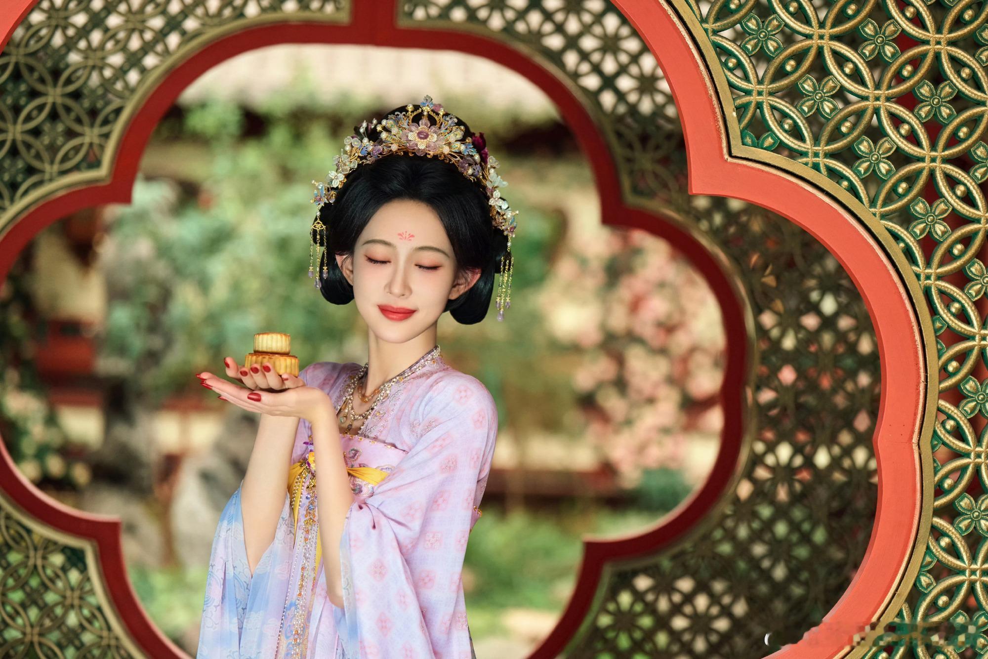 这两张都是孟子义啊 ​​​