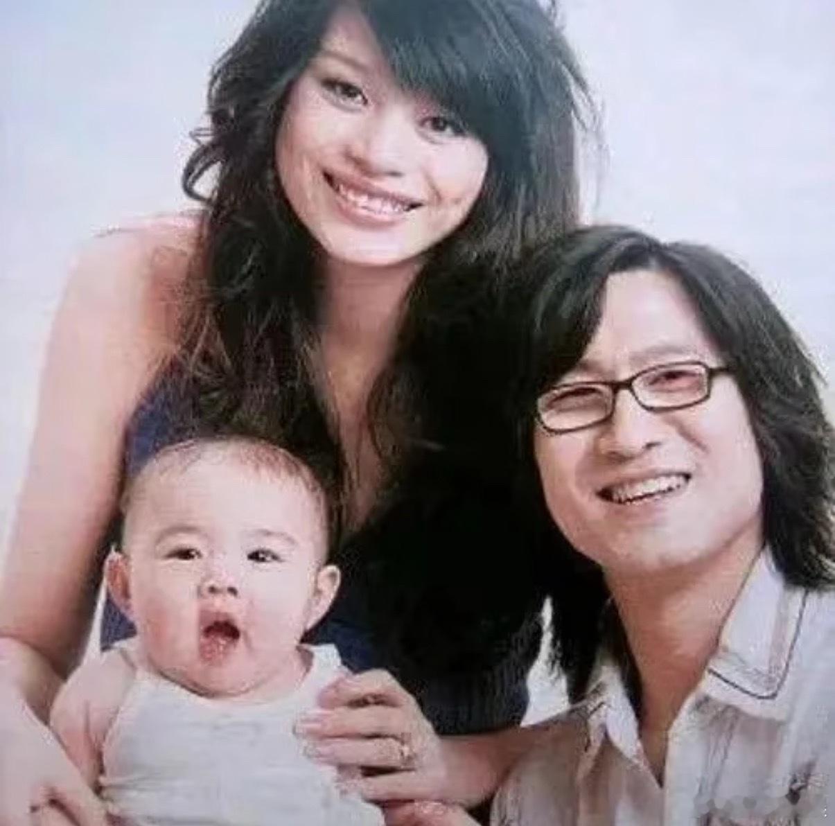 葛荟婕自曝没带走女儿的原因小苹果跟着汪峰章子怡也挺好的，章子怡人品没啥问题，而且