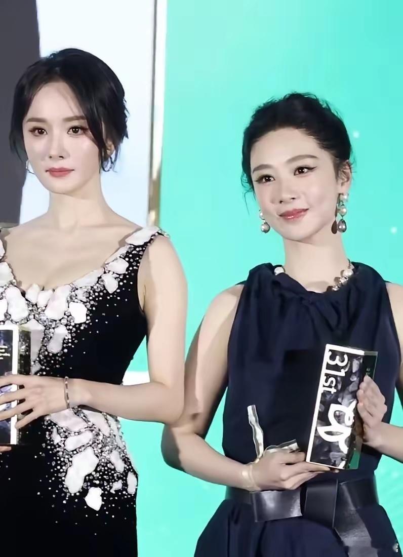 杨幂杨紫同框，85花能屹立20年不倒是有原因的 