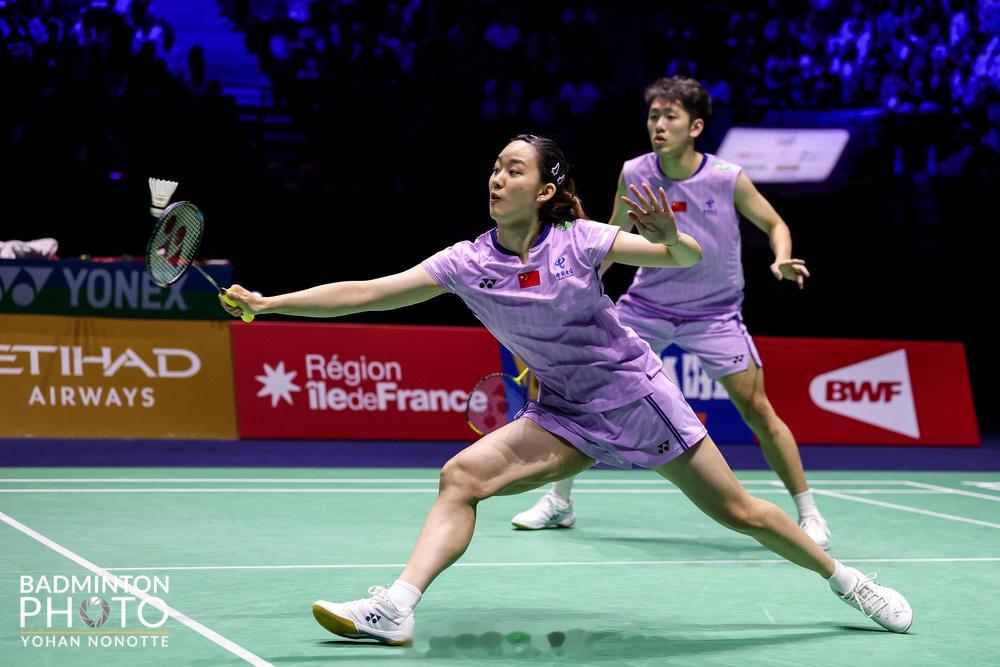 “星驰”战胜日本新组合晋级16强马来西亚公开赛混双首轮：程星/张驰 18-21、