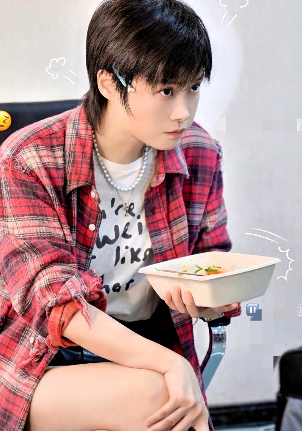 41岁的李宇春
给所有女性提了一个醒
不管你工作有多忙，每天吃完饭必须要去
养锅