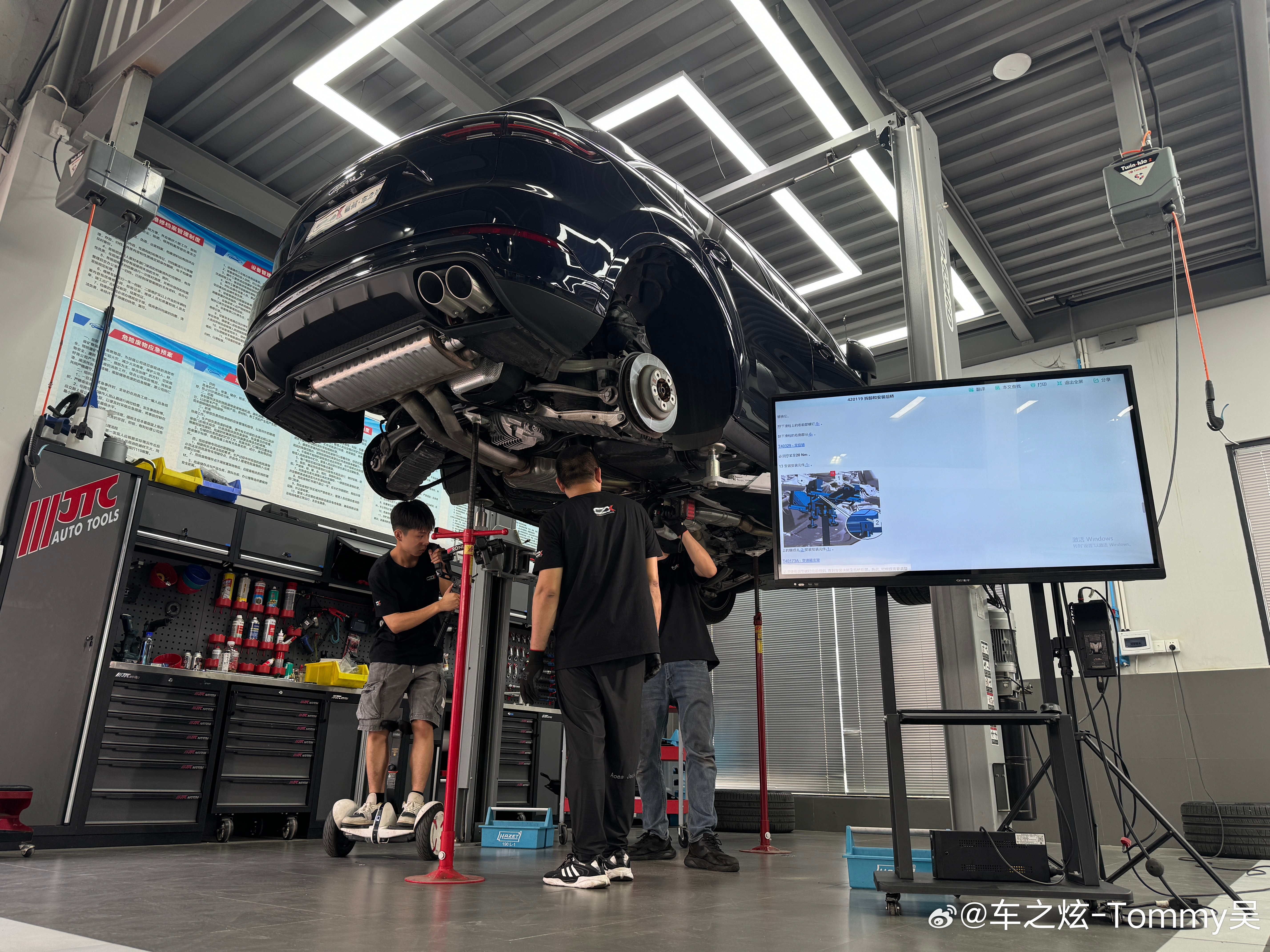 保时捷卡宴 后轮转向系统 开整…#车之炫##福州##保时捷卡宴##保时捷#  ​