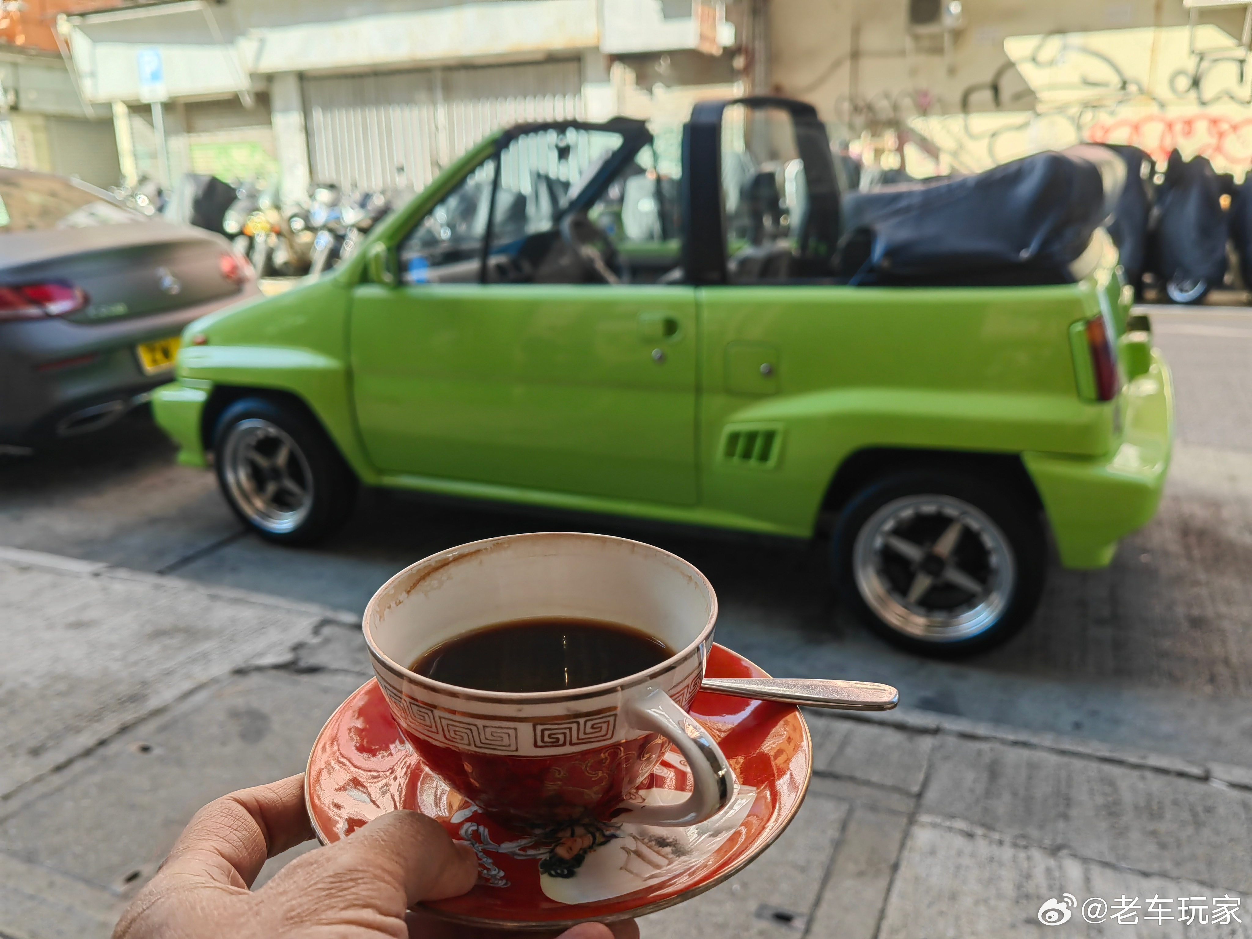 生活就是与自己喜欢的人与物在一起，绿色这部本田是當年代本田大胆之作，与意大利名设