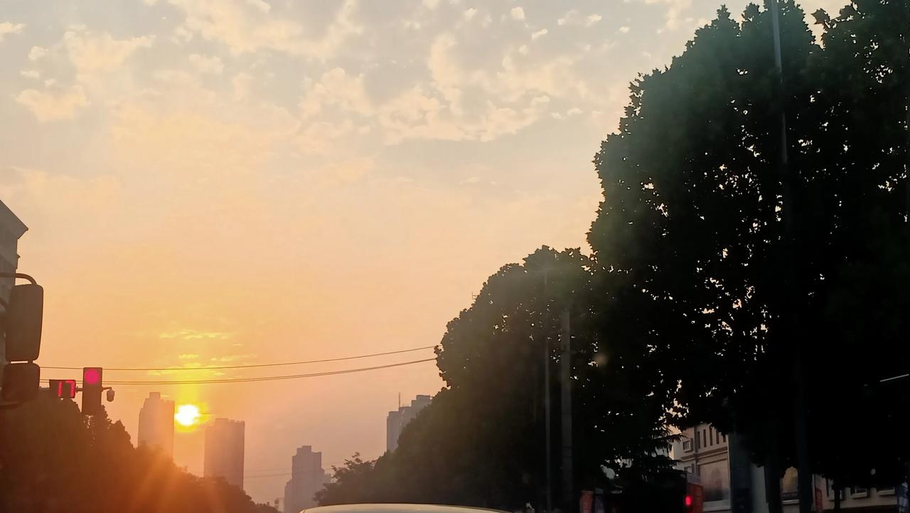 打破常规

1

       人无论在生活中还是在工作中总会形成一定的思维定势