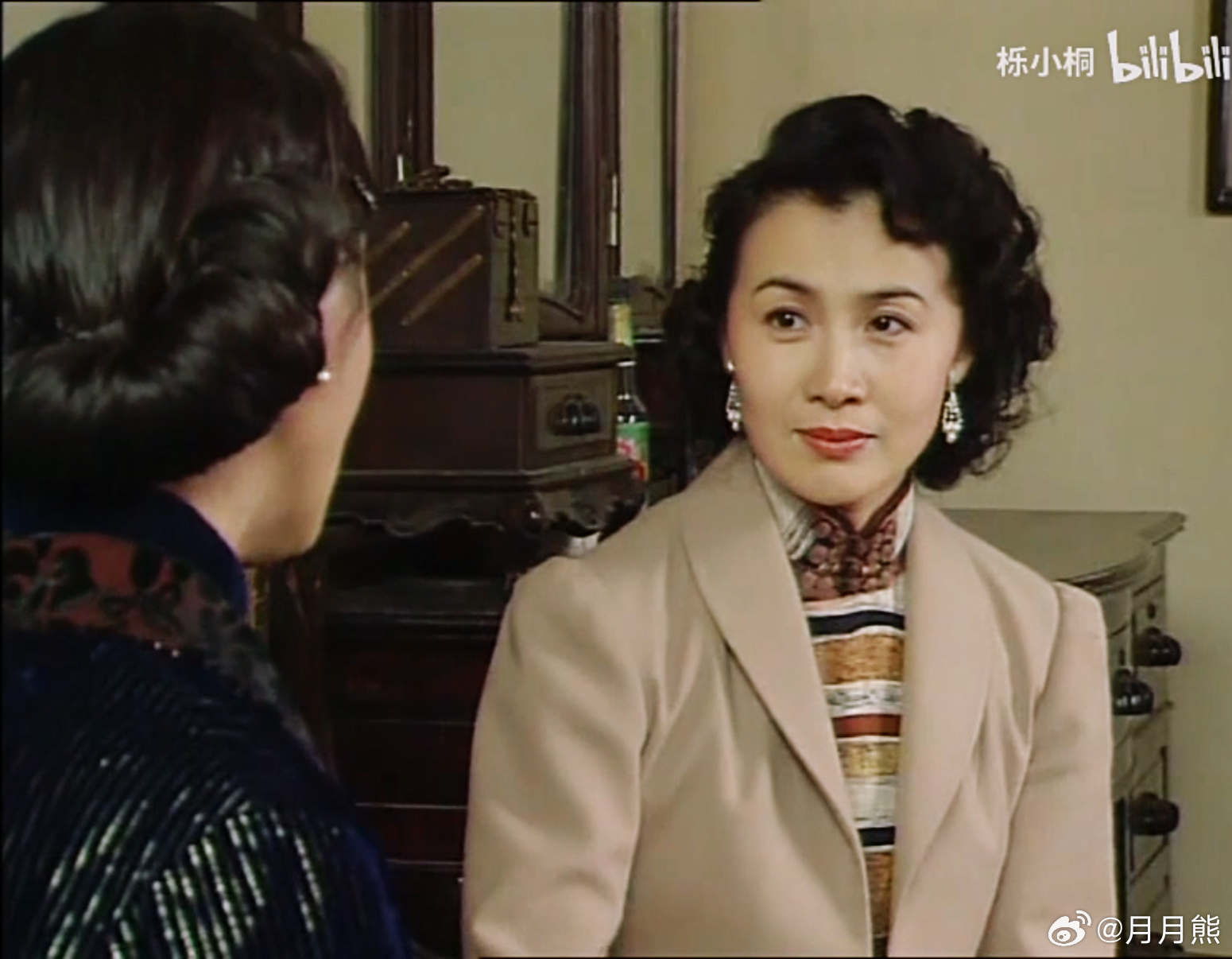 今天是李媛媛生日，我就特意温故了她主演的17集电视剧《陈香梅》。这部剧拍摄于20