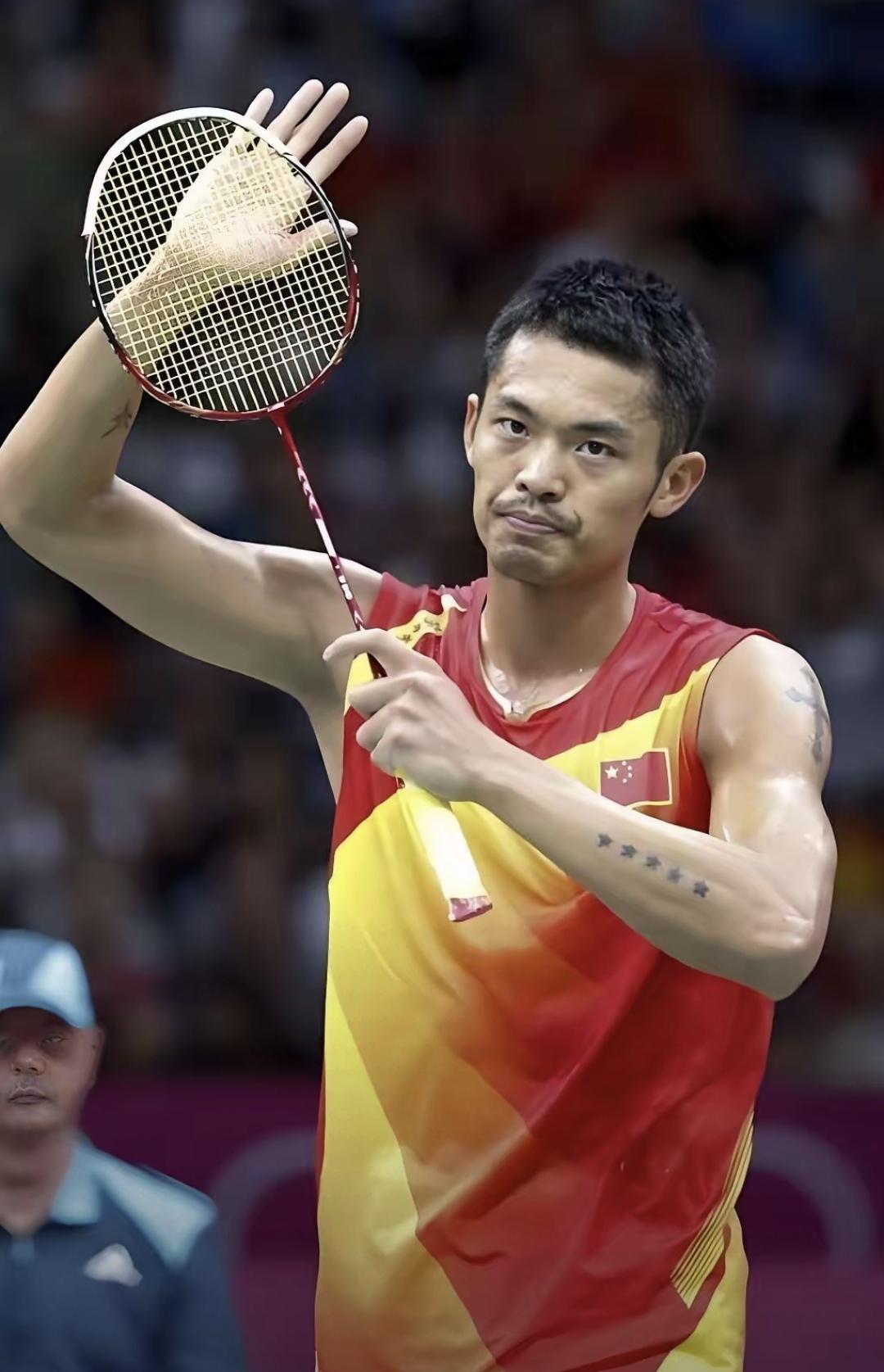 张军被查了，林丹在开馆，体育圈的转身真不容易。
这事不是谁聪明谁糊涂，而是路太窄