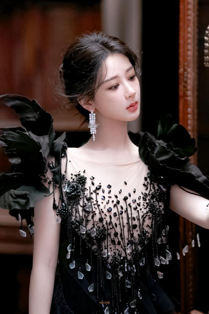 杨紫杨紫董竹君 yz杨紫玉兰花开君再来 落日沉溺于橘色的海,晚风沦陷于赤城的爱【