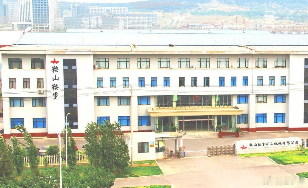 赤峰白银之王，16天疯涨500亿摘自 杨松 21世纪商业评论手中有矿吉兴业，躺在