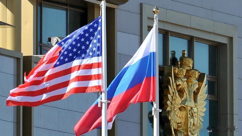 可以设想一下……
一旦特朗普抛出的“28点和平计划”得到了普京和泽连斯基的认可和