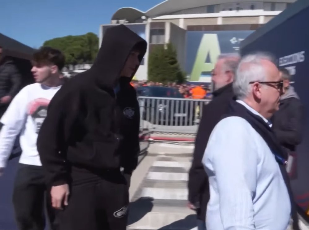 福特等人抵达投票站进行投票。📥📥📥📥❤️💙巴萨vs塞维利亚巴萨大选巴萨