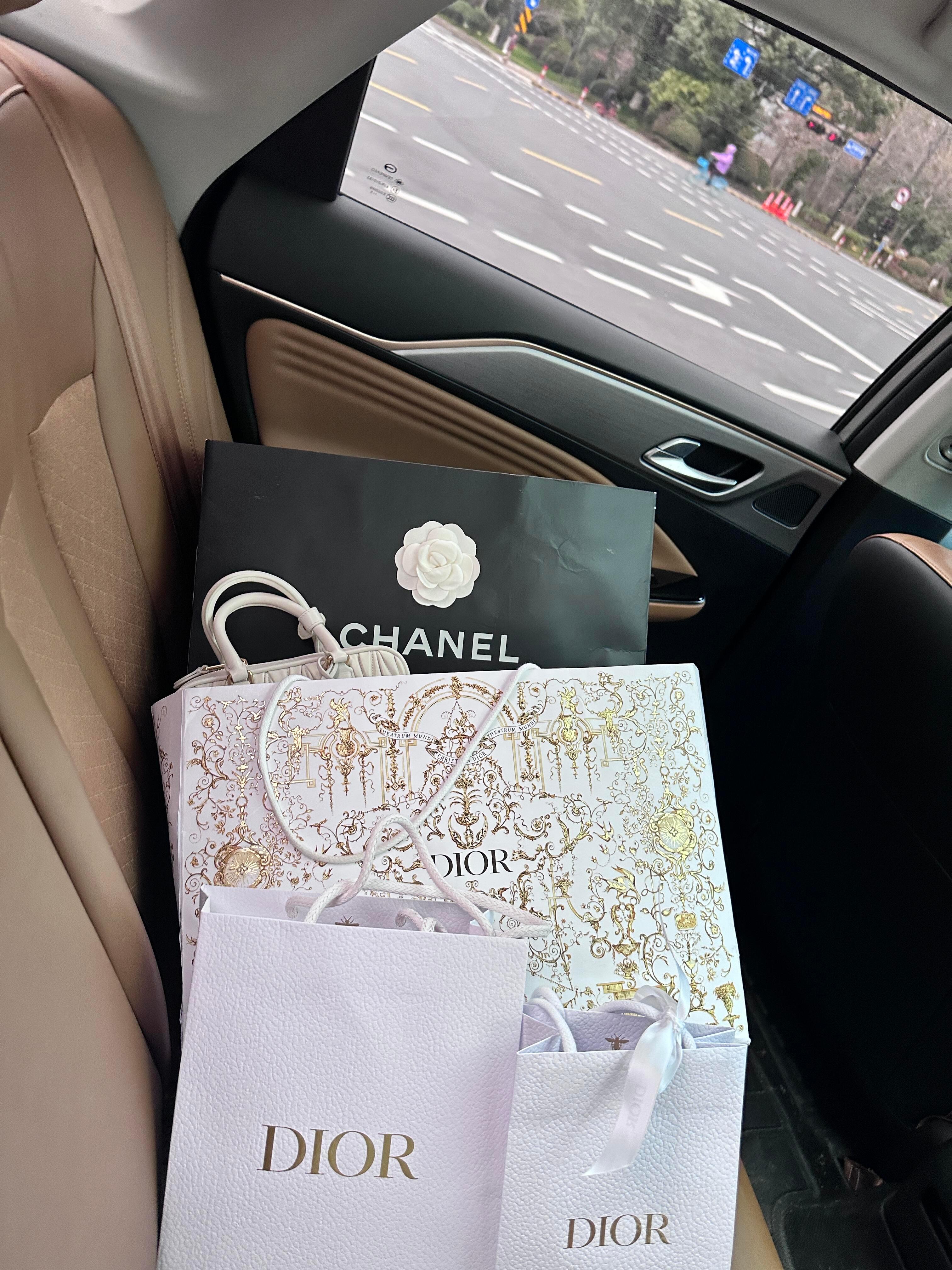 一定要争气,不是为了证明给谁看,而是为了对得起,曾经受过的委屈。 
