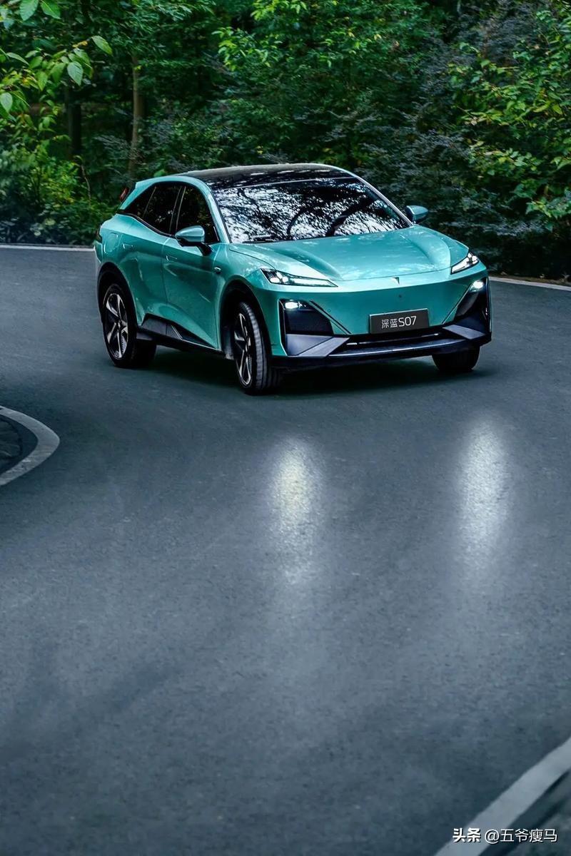 现在选新能源车，要么是“花瓶”颜值能打但续航拉胯，要么是“理工男”续航在线却长得