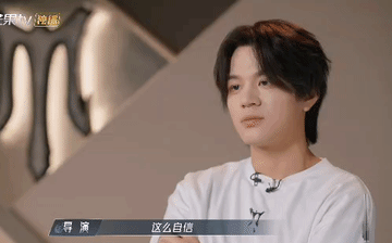 石凯在披哥4里的目标也太多了吧，
打梁龙，打王铮亮，就差要打李克勤了！
三公来了