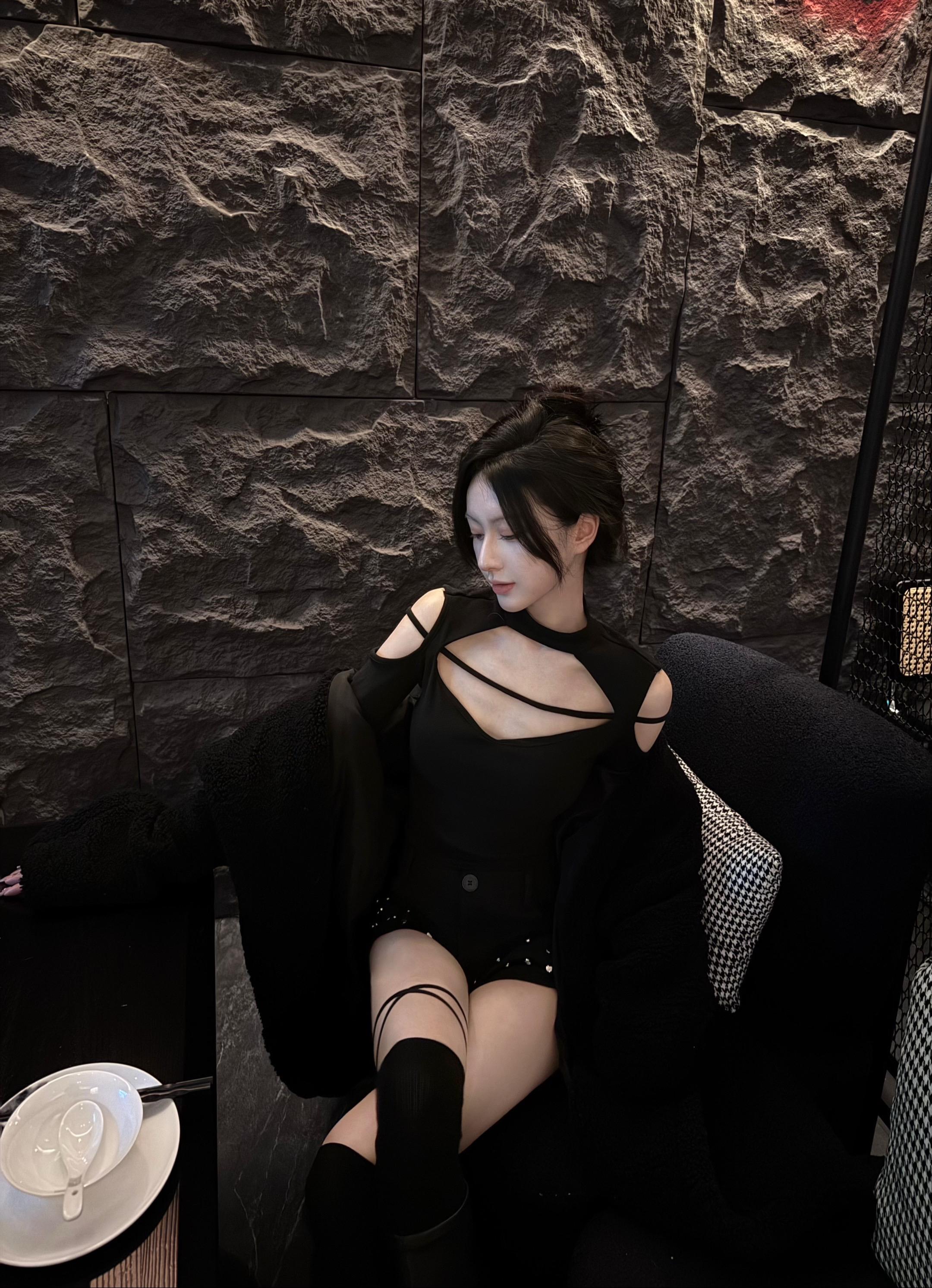 我需要很多很多爱（没有说钱不要的意思）