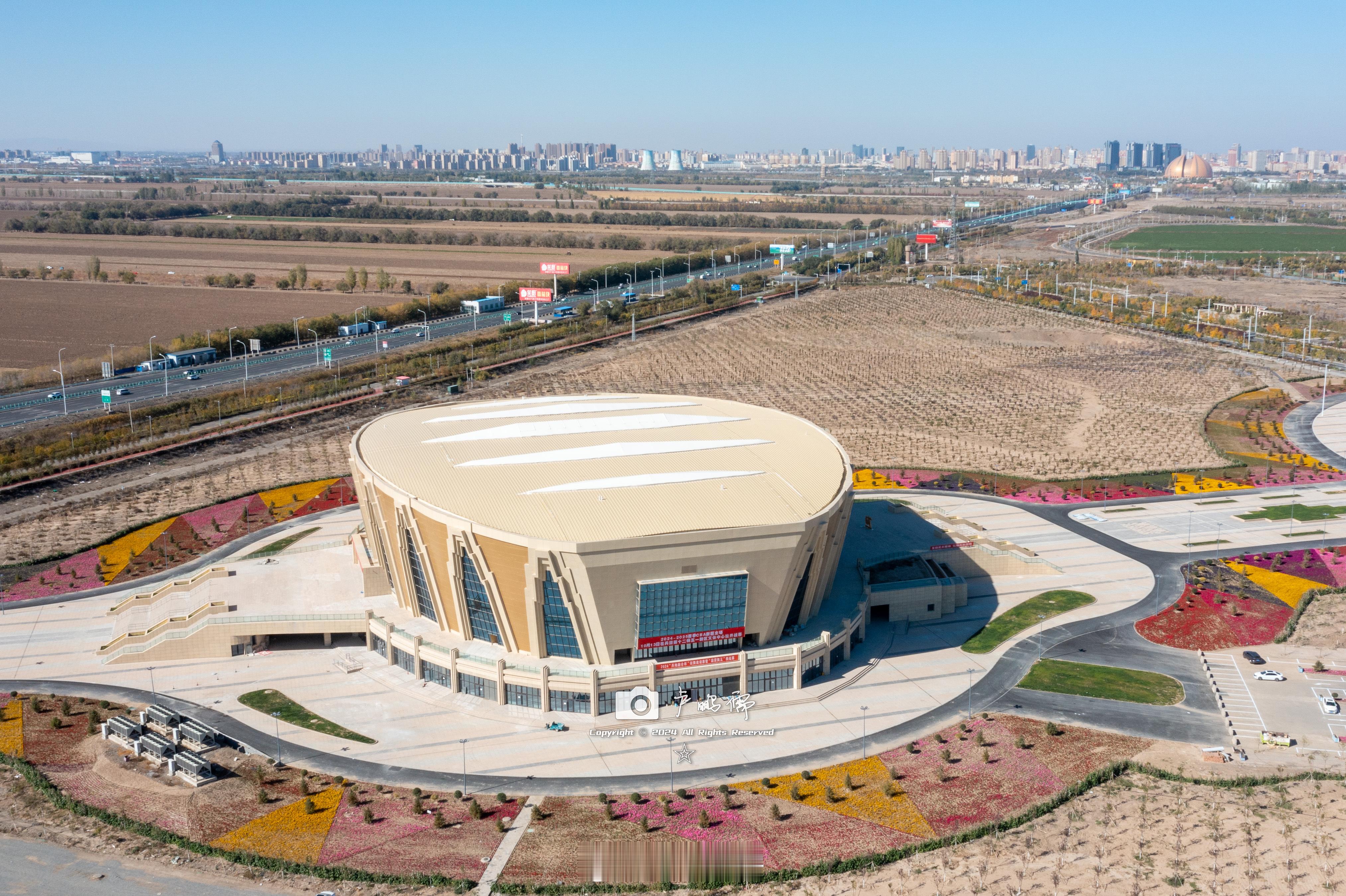 航拍几张新疆男篮新主场鹏友们，今晚见！#有篮无界心潮无限##新疆男篮##小卢篮球