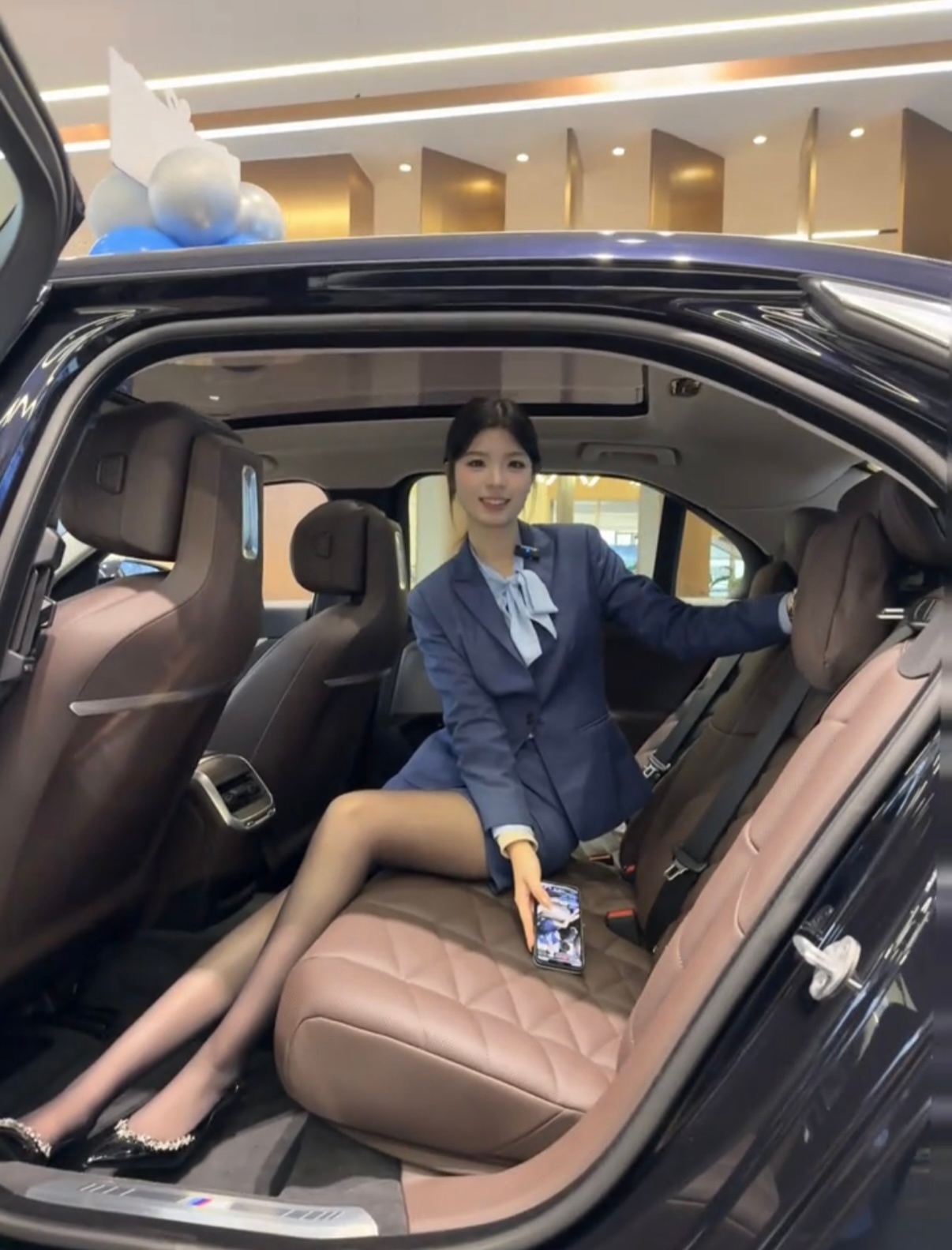 后排没选巨幕感觉不够豪华