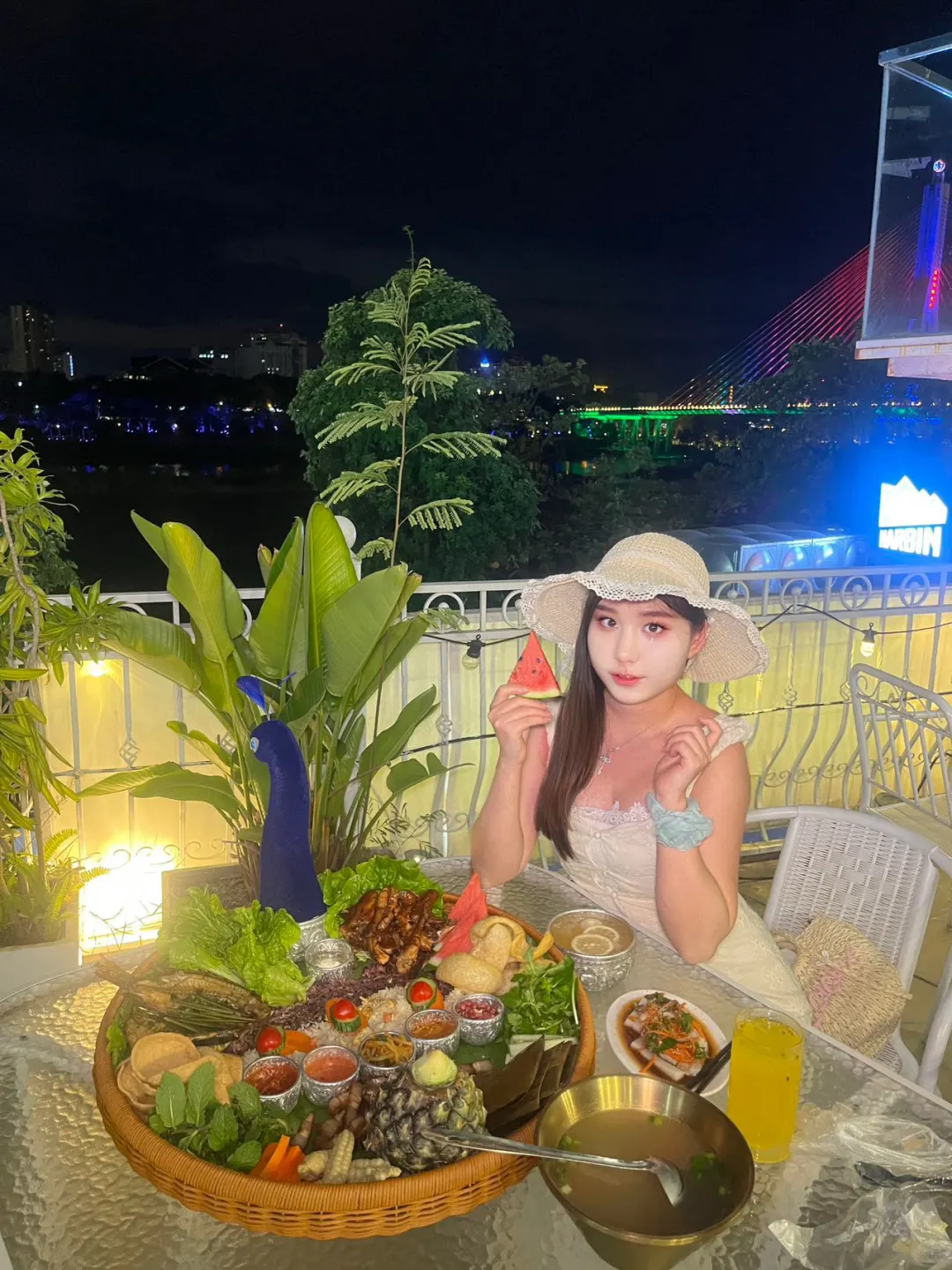 在版纳吃完就开始怀念的江景孔雀宴🦚