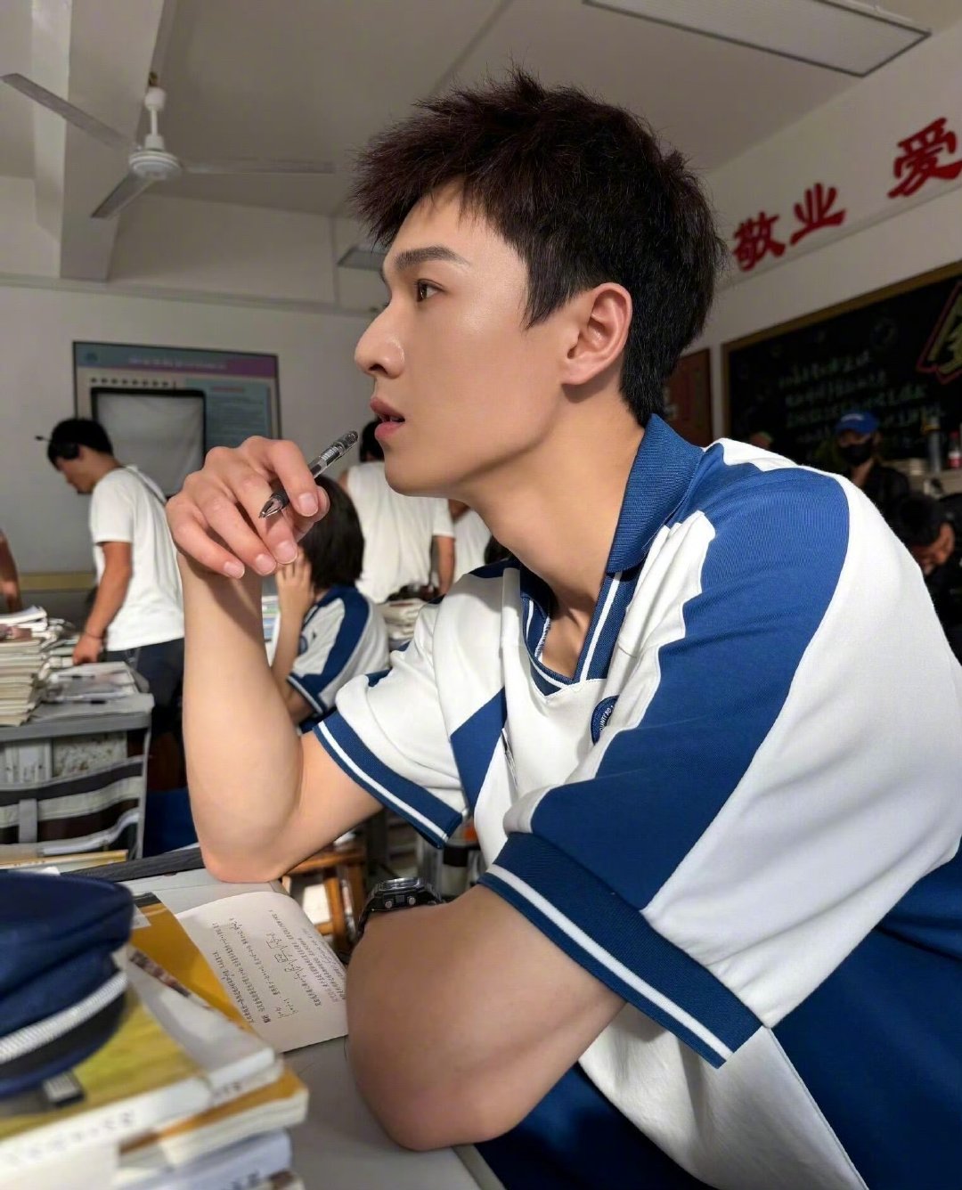 李昀锐你男高造型能一直保持吗李昀锐男高好呀男高妙 男高好呀男高妙李昀锐你男高造型