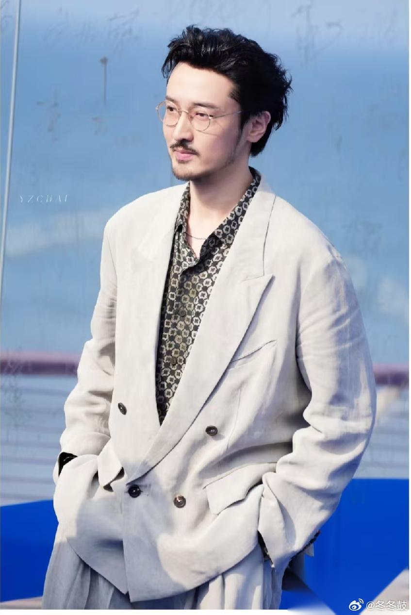 我有预感， 王传君参加披荆斩棘， 除了情怀和才华，最重要的就是为了给宝贝女儿提供