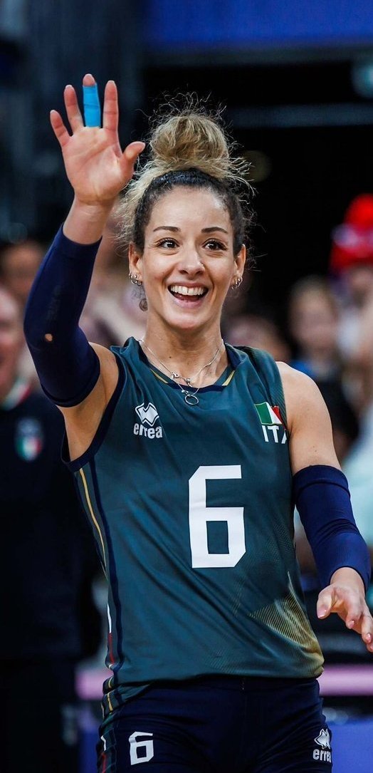 ⚡️胡里奥·贝拉斯科：德真纳罗是一位非常出色的人。我告诉她，她随时可以加入国家队