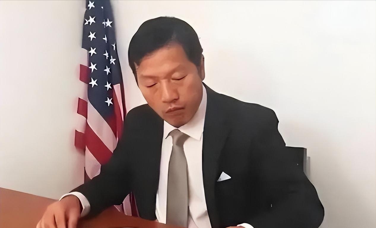 2018年，东北一高校教授卖掉北京房产，携领全家赴美定居，走前怒放“豪言”：中国