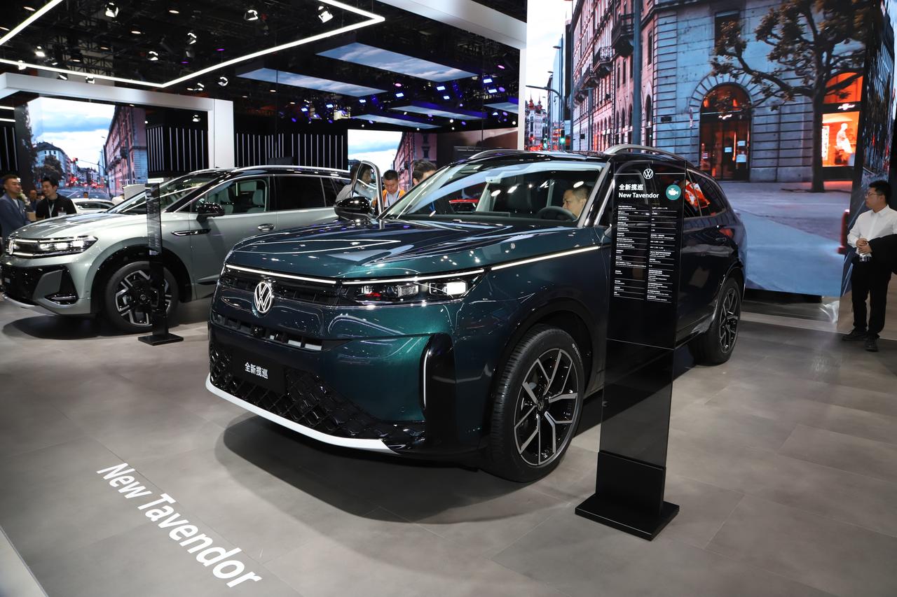 一汽-大众新款揽巡首发！
中期改款直接把"燃油老炮"翻新成"新能源既视感"，这是