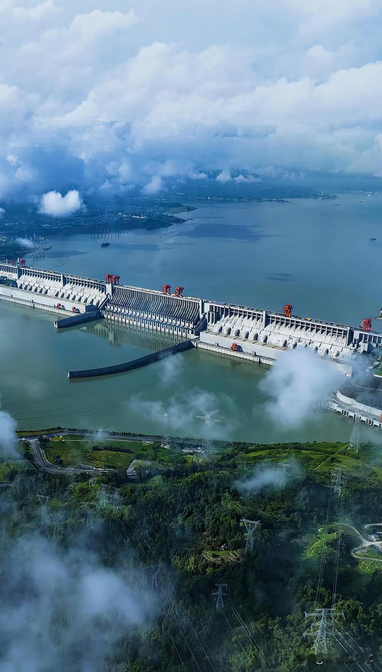 日本网友表示：如果中日战争爆发，日本第一个炸的不是中国的重要城市，而是第一个炸中