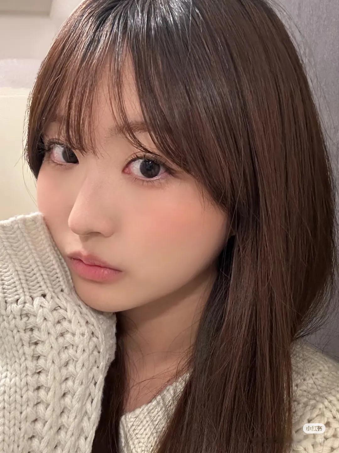 话说日本近几年就推出了许多颜值和气质都相当不错的新晋博主，而yoshie就是其中