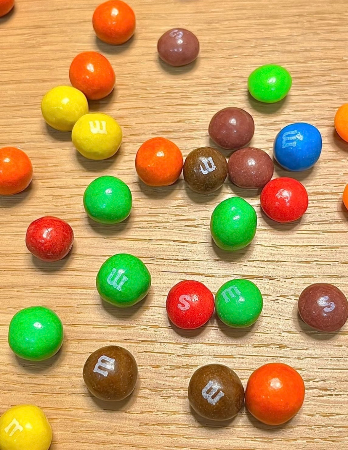 M豆全民逗趣试镜  童年零食M豆×漫威顶流联名！这波快乐直接把我焊在童年里！🎉