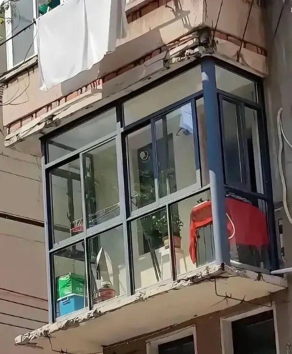 这般操作，物业都不管管吗😂 