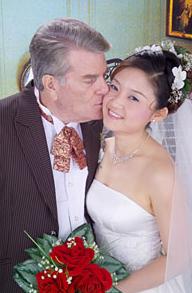 凤凰卫视记者隗静：嫁大30岁美军少将，不满丈夫聊国防话题避开她
隗静1995年从